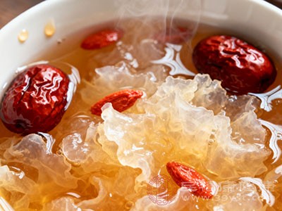 银耳富含的银耳多糖和胶质