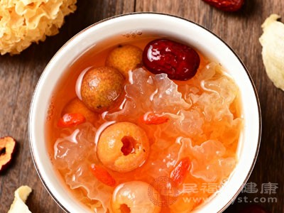 银耳红枣汤富含多种营养成分