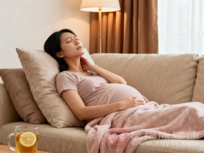 月经期、孕期、哺乳期女性应避免按摩胸部 月经期、孕期、哺乳期女性应避免按摩胸部