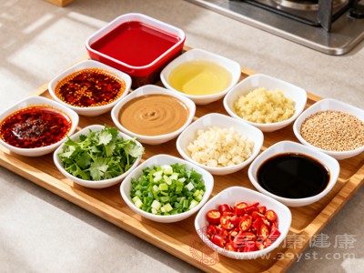 蘸料搭配:拒绝“高油高盐高嘌呤” 蘸料搭配:拒绝“高油高盐高嘌呤”