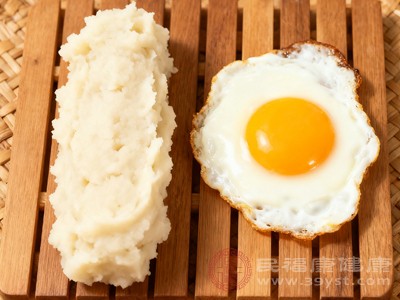 虽然鸡蛋和山药搭配益处多，但在食材选择、烹饪方式和食用量上仍需注意，以充分发挥其营养优势