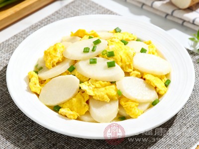 推荐采用蒸、煮、炒等清淡烹饪方式，如蒸山药鸡蛋羹、山药鸡蛋汤、清炒山药鸡蛋，这些做法能最大限度保留食材的营养成分，且少油少盐，符合健康饮食原则