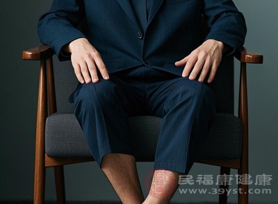 长期久坐易导致膝关节血液循环不畅 长期久坐易导致膝关节血液循环不畅