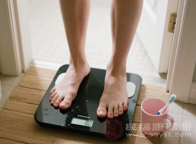 不要期望在短时间内就能看到非常明显的效果，减肥需要循序渐进