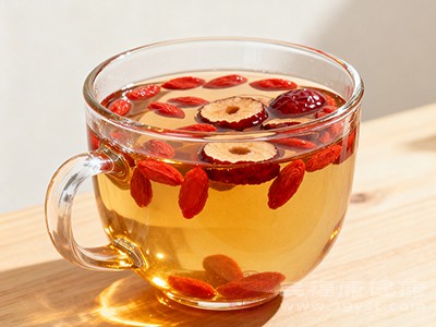 红枣补气血,三者组合不滋腻,适合脾胃虚弱人群 红枣补气血,三者组合不滋腻,适合脾胃虚弱人群