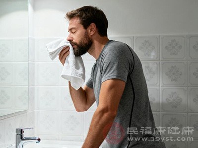 鼻子上火红肿太尴尬 这些“灭火”小技巧快码住