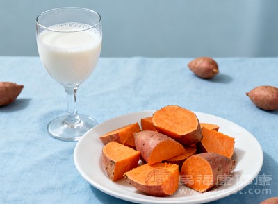 可选择红薯、全麦意面等热量较高且营养丰富的食物 可选择红薯、全麦意面等热量较高且营养丰富的食物