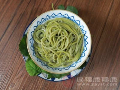 如面条、馄饨、煮烂的蔬菜 如面条、馄饨、煮烂的蔬菜