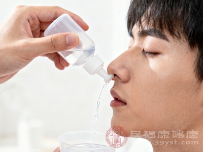 洗鼻频率也需适中,日常清洁一般每天1-2次即可,不宜过于频繁,以免破坏鼻腔内正常的菌群平衡和黏膜屏障功能 洗鼻频率也需适中,日常清洁一般每天1-2次即可,不宜过于频繁,以免破坏鼻腔内正常的菌群平衡和黏膜屏障功能