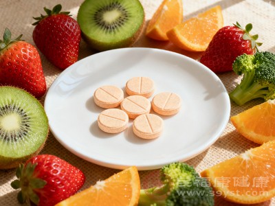 　对于饮食不均衡、特殊生理阶段（如孕期、哺乳期）或特定疾病状态下维生素C需求增加的人群，可在医生或营养师指导下服用补充剂