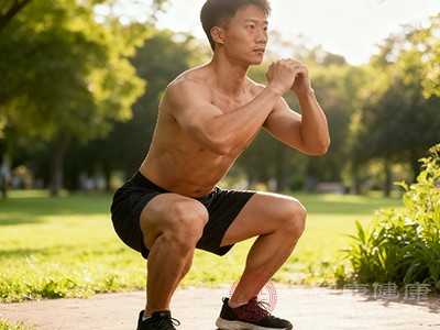 深蹲训练还能帮助男性集中注意力，将压力和烦恼暂时抛诸脑后