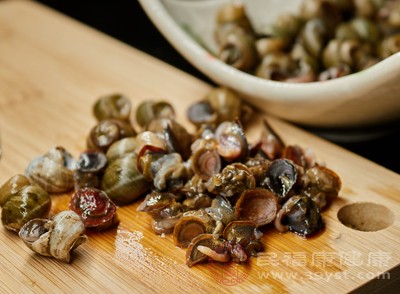 若孕期女性本身胃肠功能较弱、有过敏史，或处于孕早期（胎儿发育关键期），建议尽量避免食用田螺