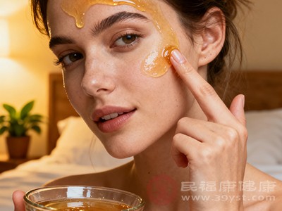 蜂蜜直接涂脸是福是祸 看完这篇你就全明白