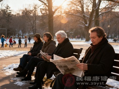 冬季光照不足时,褪黑素分泌时间延长、量增多,可能导致睡眠质量下降,而长期睡眠不佳又会进一步加重情绪问题 冬季光照不足时,褪黑素分泌时间延长、量增多,可能导致睡眠质量下降,而长期睡眠不佳又会进一步加重情绪问题