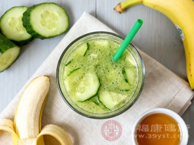 黄瓜香蕉蜂蜜汁最佳饮用时间为两餐之间（如上午10点、下午3点），作为加餐缓解饥饿