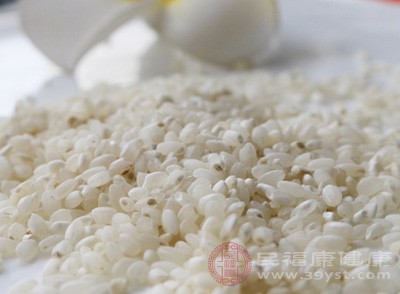 冬季养生从主食开始：小米并非“全能”，但这几点比大米更适合冬天