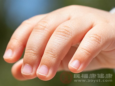 针对孩子手指头脱皮的不同原因，需要采取相应的应对策略