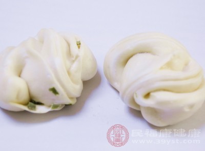 吃点碱性食物也能中和胃酸，减轻胃烧