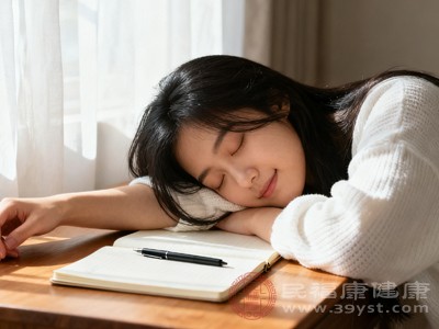 怀孕多久会开始嗜睡 多数人在这个时间段出现 附缓解犯困小技巧