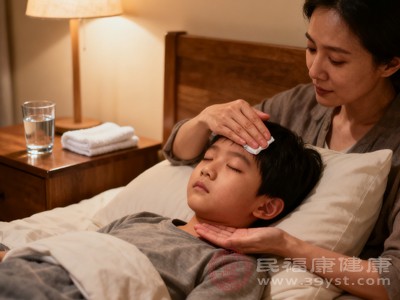 若出现发热、咳嗽、咽痛等流感样症状，应及时居家休息，避免带病上班上学，防止传染他人