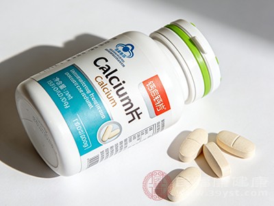 有机钙剂（含钙量21%）无需胃酸解离，吸收不受食物影响