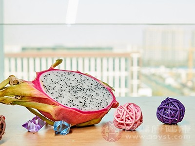 餐后食用火龙果,可以补充膳食纤维,促进胃肠蠕动,帮助消化食物 餐后食用火龙果,可以补充膳食纤维,促进胃肠蠕动,帮助消化食物