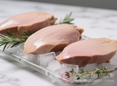 过量食用可能会带来一些负面影响,如摄入过多的脂肪、胆固醇等 过量食用可能会带来一些负面影响,如摄入过多的脂肪、胆固醇等