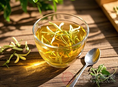 饮用金银花水要适量,不能过量饮用 饮用金银花水要适量,不能过量饮用