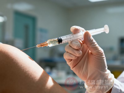 流感疫苗的保护率并非100%,通常在60%-80%左右,具体保护效果会受到疫苗株与流行株匹配程度、接种者年龄、身体状况等因素影响 流感疫苗的保护率并非100%,通常在60%-80%左右,具体保护效果会受到疫苗株与流行株匹配程度、接种者年龄、身体状况等因素影响