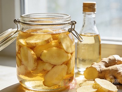 醋泡姜中含有丰富的维生素、矿物质等营养成分