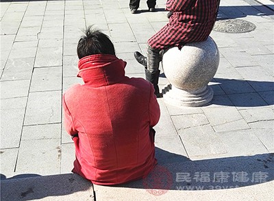 胸背部肌肉筋膜劳损粘连，会卡压神经分支