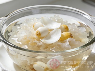 银耳莲子百合汤具有清热降火的功效 银耳莲子百合汤具有清热降火的功效