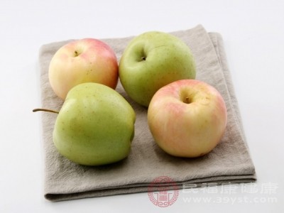 苹果中的纤维素和果胶能够促进肠道蠕动 苹果中的纤维素和果胶能够促进肠道蠕动