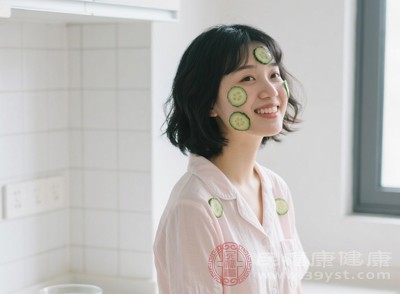 黄瓜敷脸可以补水、美白吗 黄瓜敷脸可以补水、美白吗