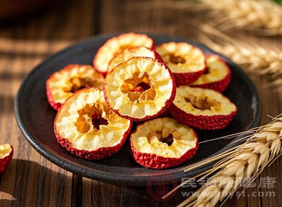 苹果山楂水 酸甜里藏着的养生“小心机”