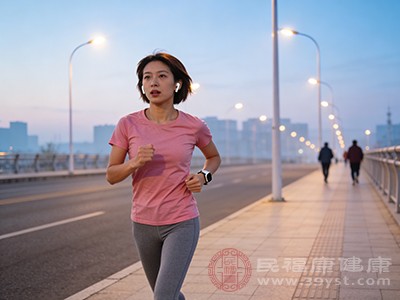 别不信！女生坚持跑步，这几个变化让你偷偷变优秀