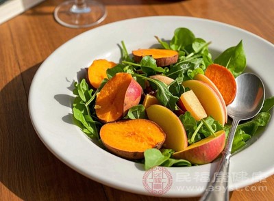 红薯虽然升糖指数（GI）低于精米白面，但仍属于中高GI食物，含有一定的碳水化合物