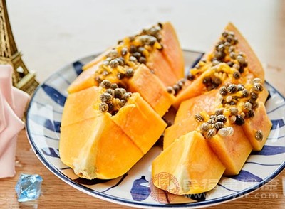 木瓜怎么吃才够“绝” 解锁吃货圈私藏的花式吃法