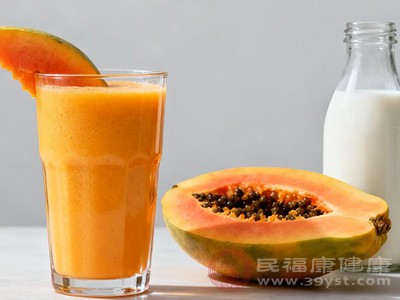 半颗木瓜加一盒纯牛奶放入blender,30秒就能得到一杯丝滑浓稠的饮品 半颗木瓜加一盒纯牛奶放入blender,30秒就能得到一杯丝滑浓稠的饮品