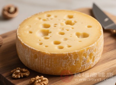 人体能代谢食物中的天然激素,适量食用不仅无害还能补充营养,如乳制品、大豆制品都是健康食物来源 人体能代谢食物中的天然激素,适量食用不仅无害还能补充营养,如乳制品、大豆制品都是健康食物来源