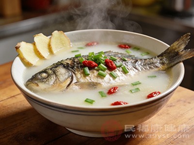 鲫鱼汤的美味背后，隐藏着较高的嘌呤含量