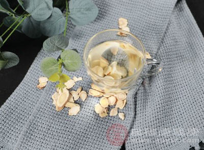 西洋参虽能清热，但它的补气作用可能会使体内的“气”过于壅滞