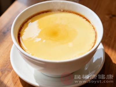 可以选择鸡蛋羹、豆腐、瘦肉末、清蒸鱼等优质蛋白质食物