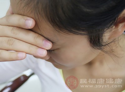 持续的腰痛会使女性患者产生焦虑、抑郁等负面情绪