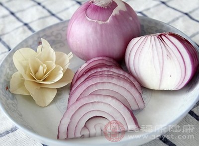 洋葱、大蒜等含硫化合物的食材在代谢过程中会产生挥发性硫化物