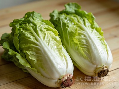 很多人炒大白菜时习惯先焯水，其实这样会流失不少维生素