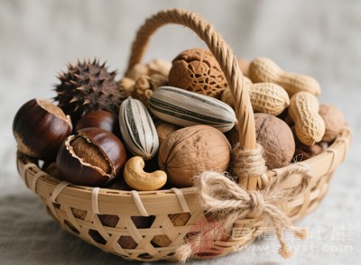 脸上有斑别愁 饮食作息这样调让斑点退退退