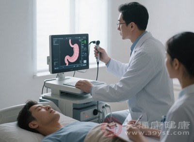 通过超声可以测量胃在不同体位下的位置变化，评估胃的下垂程度