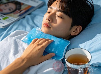 常伴随喉咙干痒、夜间症状 常伴随喉咙干痒、夜间症状