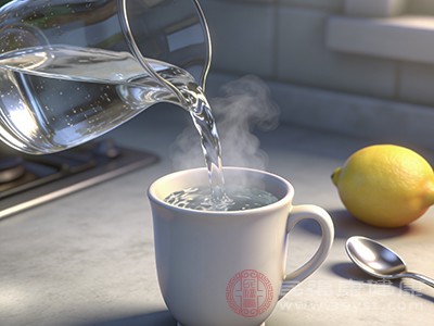 万一半夜胃疼发作,首先可以尝试喝几口温水 万一半夜胃疼发作,首先可以尝试喝几口温水